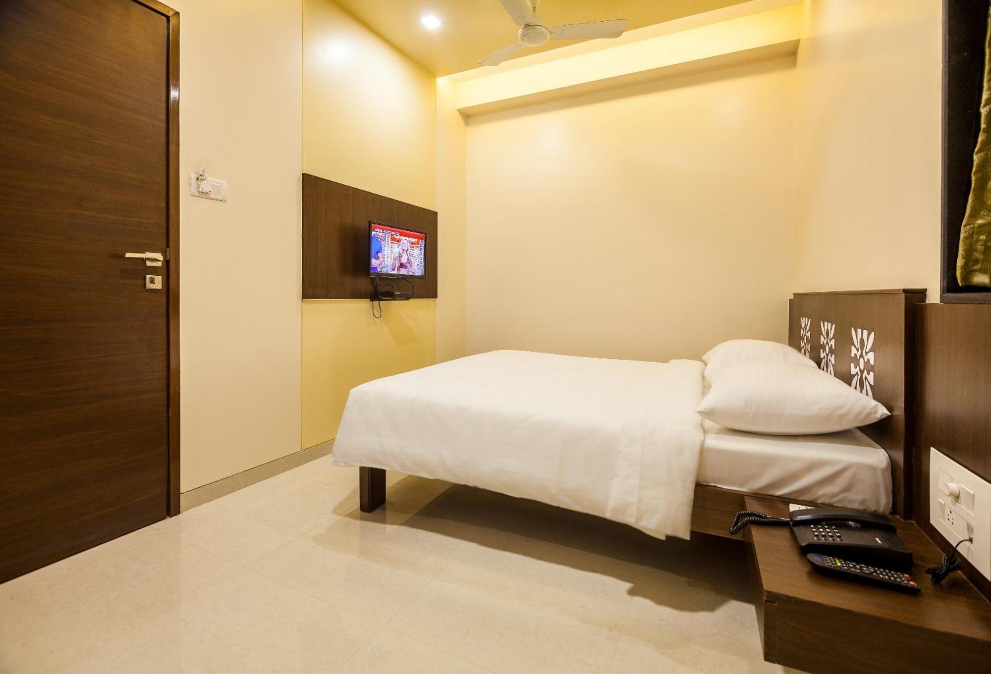 City Guest House - Dadar, Mumbai